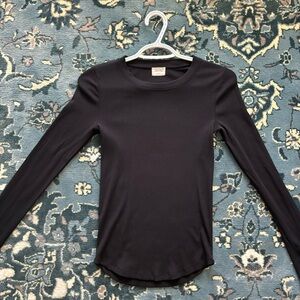 Aritzia Wilfred Free Go-To T-shirt (Long Sleeve)